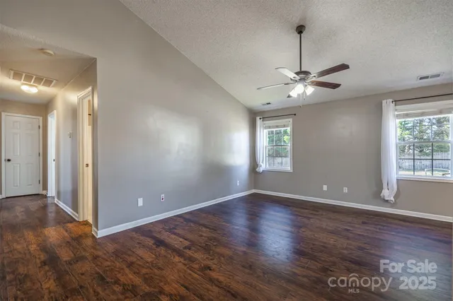 $289,999 | 5045 Stetson Lane, Claremont, NC 28610