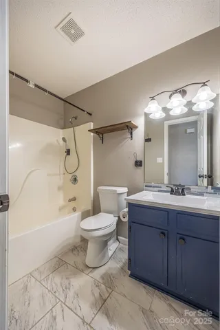 $289,999 | 5045 Stetson Lane, Claremont, NC 28610