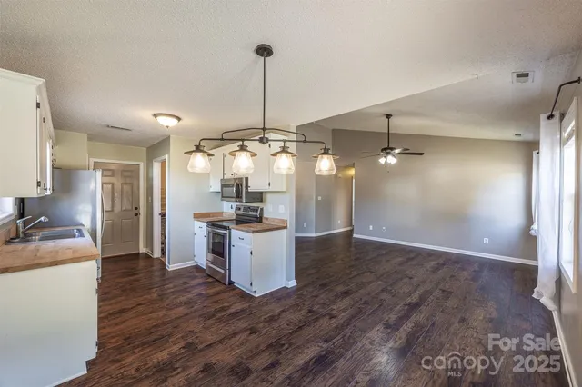 $289,999 | 5045 Stetson Lane, Claremont, NC 28610