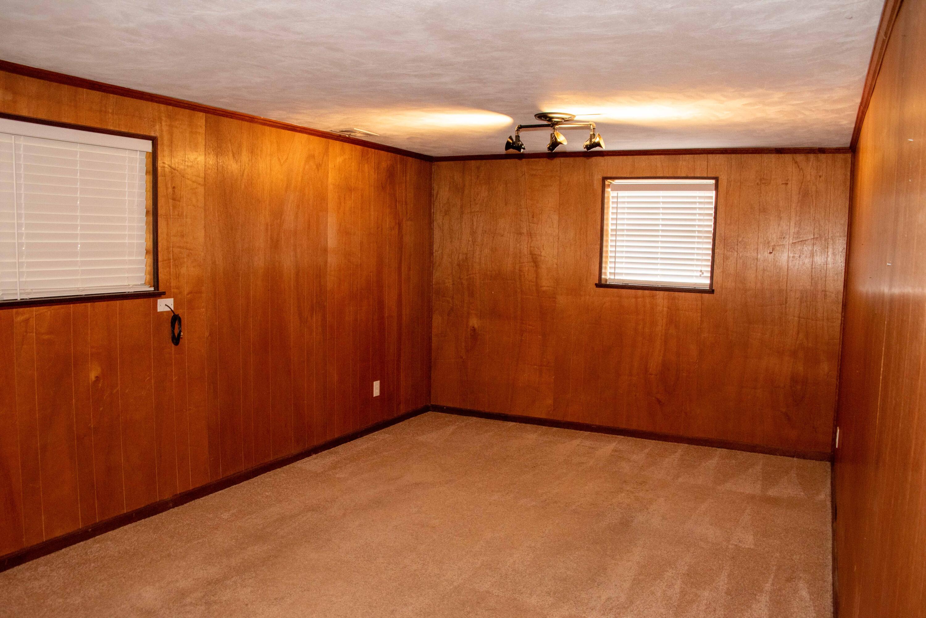6038 Thornrose Road Roanoke, VA 24012 - Photo 10 of 68 6038 Thornrose-10