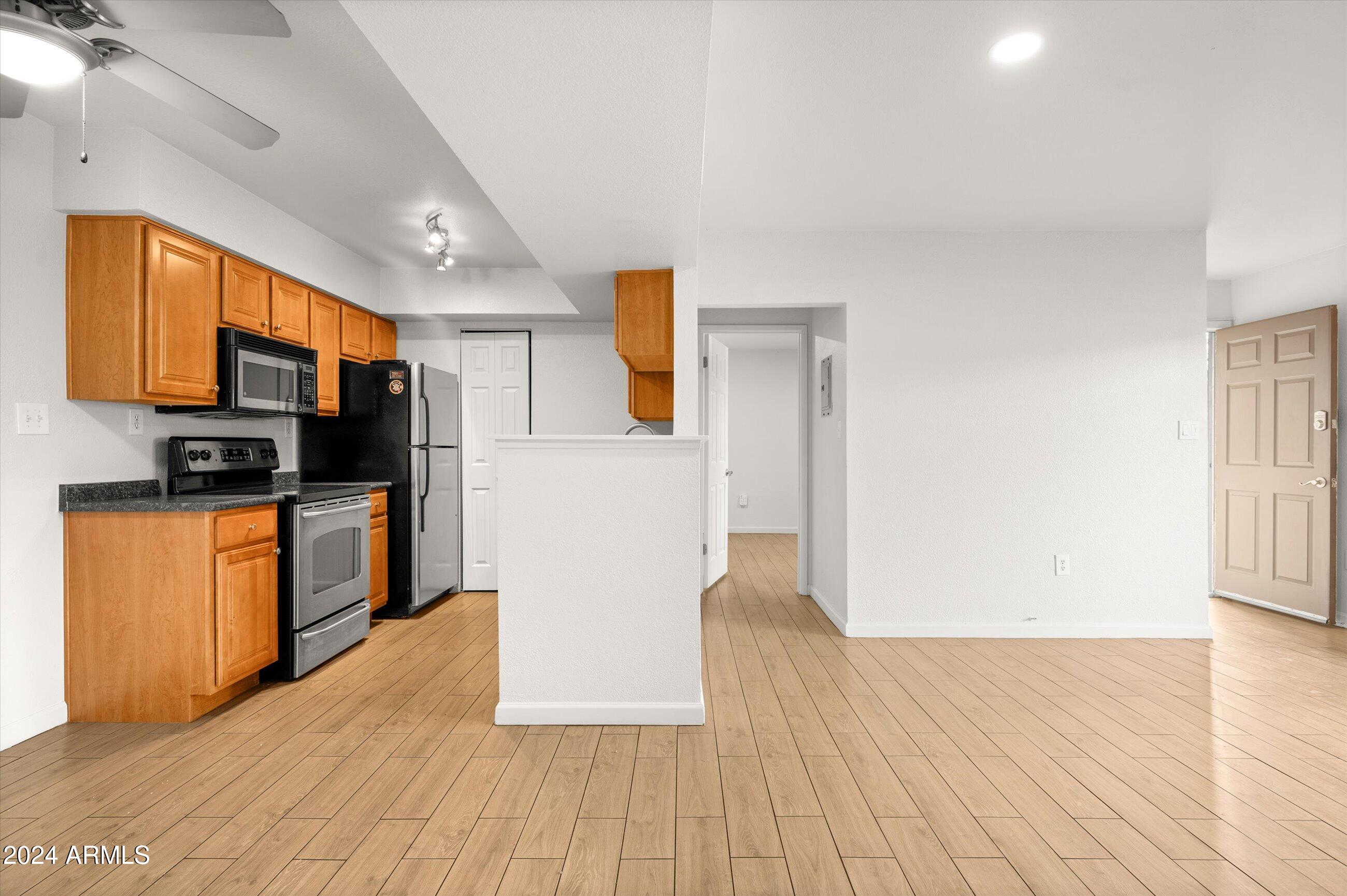 5877 North Granite Reef Road, Unit 1154 Scottsdale, AZ 85250 - Photo 11 of 31 Kitchen