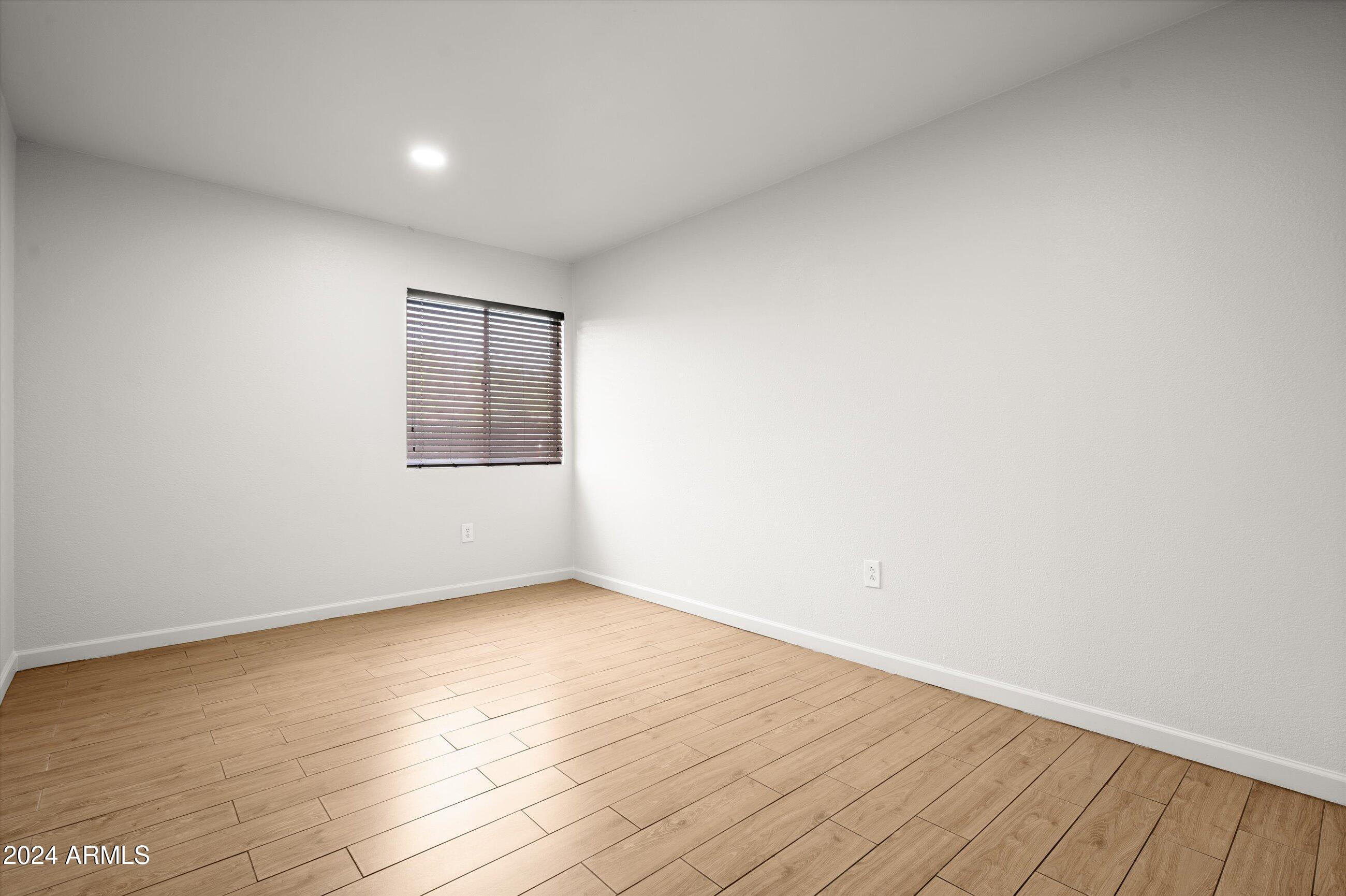 5877 North Granite Reef Road, Unit 1154 Scottsdale, AZ 85250 - Photo 17 of 31 Secondary Bedroom