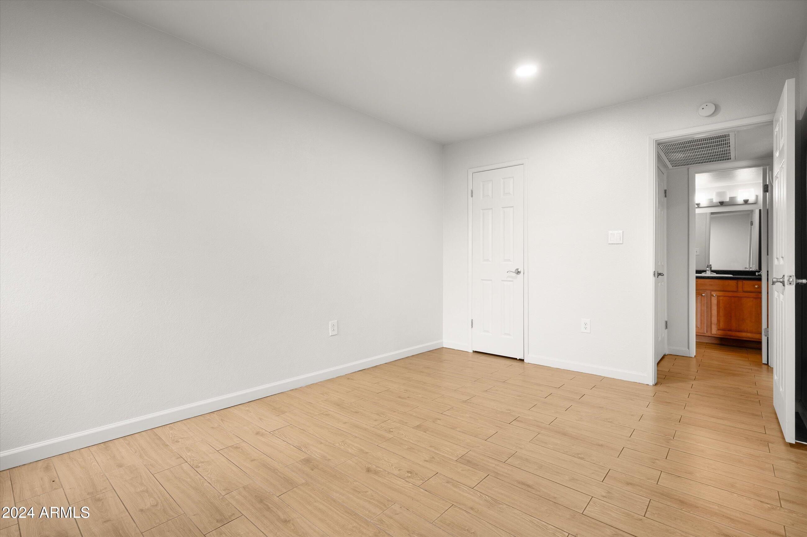 5877 North Granite Reef Road, Unit 1154 Scottsdale, AZ 85250 - Photo 18 of 31 Secondary Bedroom