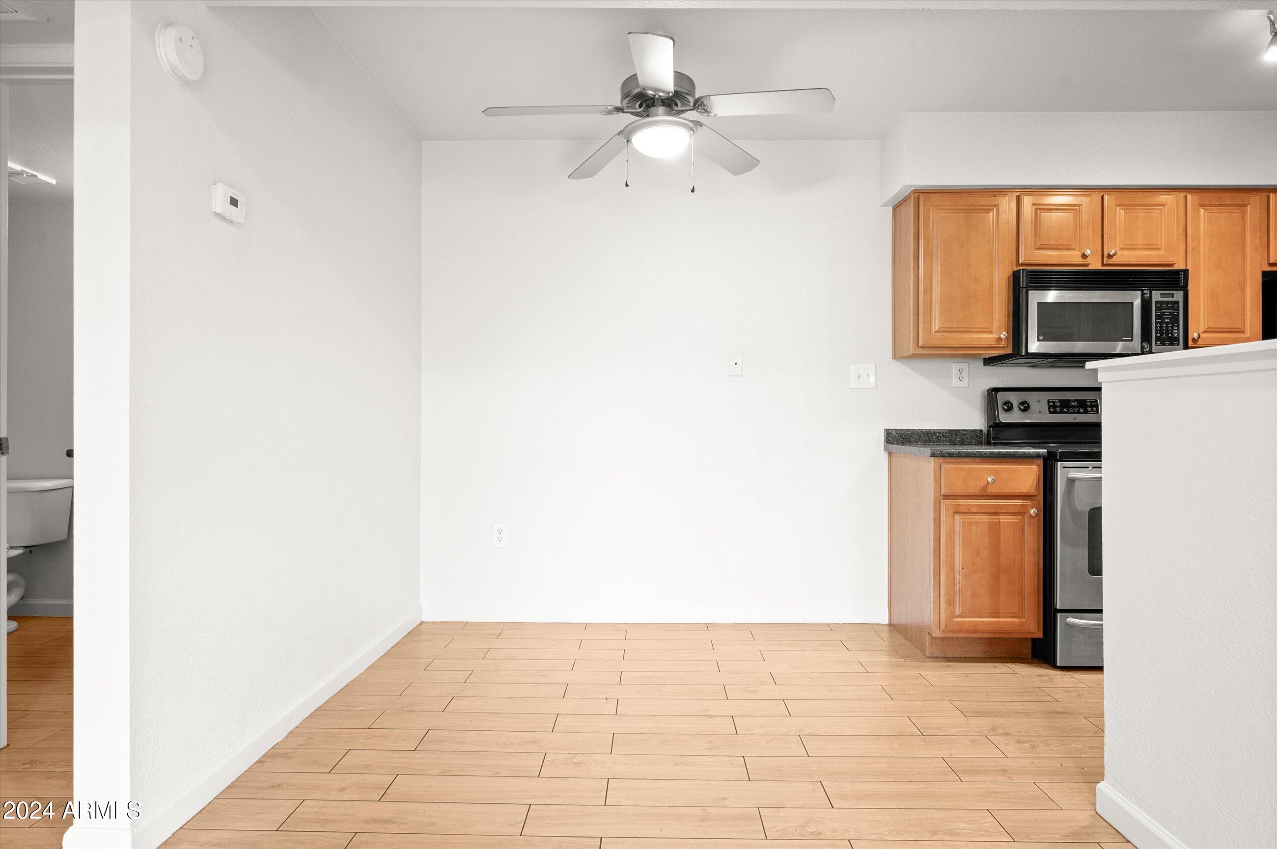5877 North Granite Reef Road, Unit 1154 Scottsdale, AZ 85250 - Photo 6 of 31 Dining Area