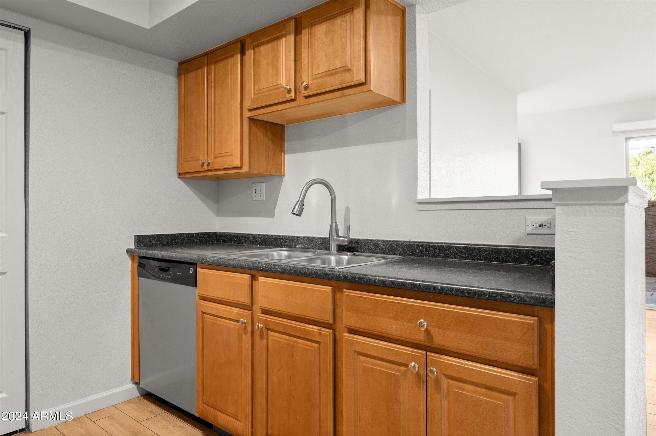 5877 North Granite Reef Road, Unit 1154 Scottsdale, AZ 85250 - Photo 9 of 31 Kitchen