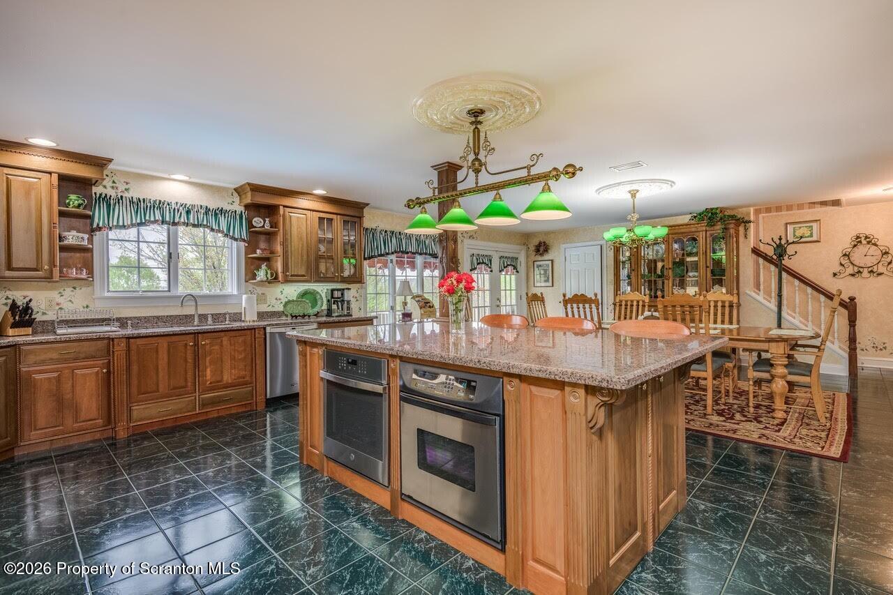 11 Rice Drive Dallas, PA 18612 - Photo 8 of 82 8
