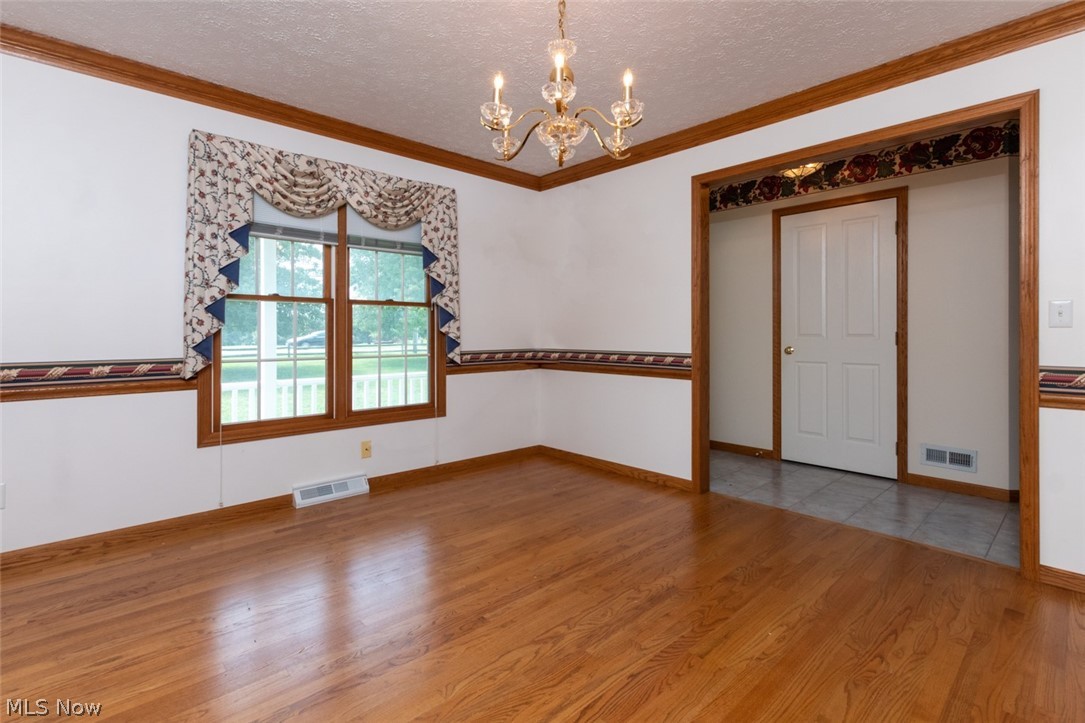 29385 Chardon Road Wickliffe, OH 44092 - Photo 16 of 29 Convenient to the foyer...