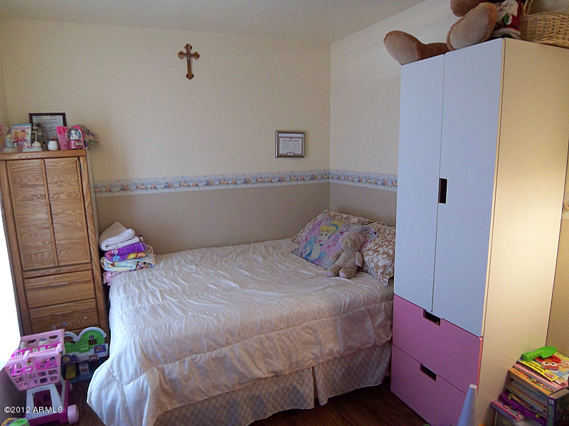 4513 East Wayland Road Phoenix, AZ 85040 - Photo 6 of 9 100_2677