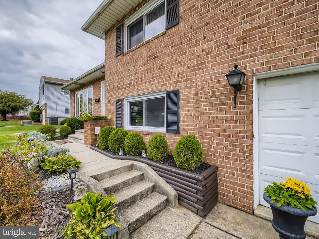 1004 Lakemont Road Baltimore, MD 21228 - Photo 5 of 32 Front Exterior Close Up