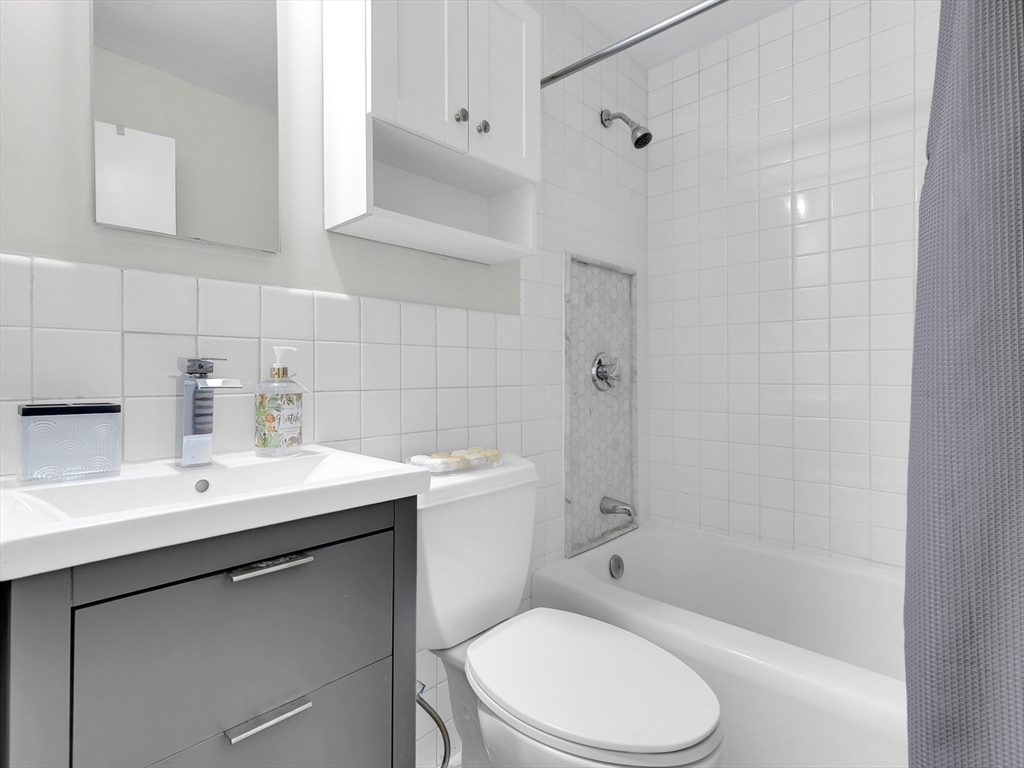 70-80 Park Street, Unit 7012 Brookline, MA 02446 - Photo 9 of 12 Gallery Image 9