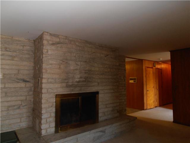 214 Hillcrest Road Manchester, TN 37355 - Photo 7 of 20 Living Room Fireplace, Upstairs