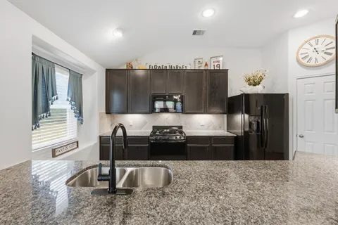 $290,000 | 3033 Tulip Poplar Court, Conroe, TX 77301