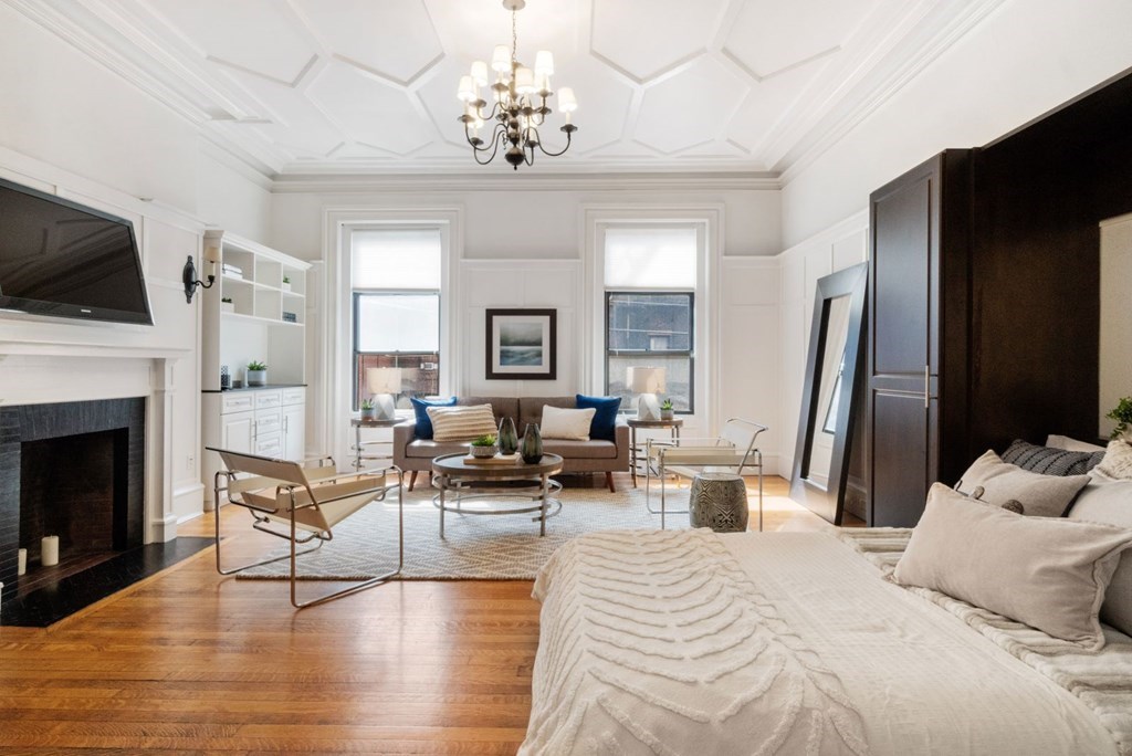 189 Beacon Street, Unit 4 Boston, MA 02116 - Photo 1 of 9