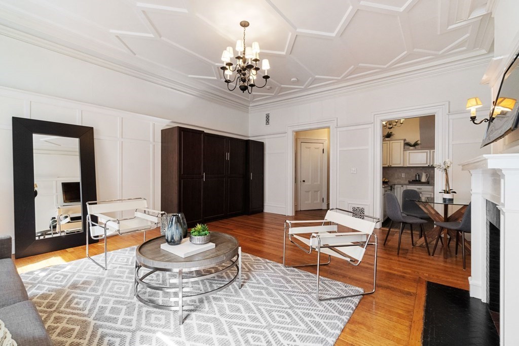 189 Beacon Street, Unit 4 Boston, MA 02116 - Photo 3 of 9