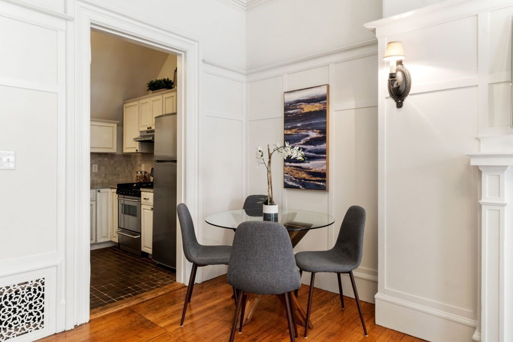 189 Beacon Street, Unit 4 Boston, MA 02116 - Photo 5 of 9