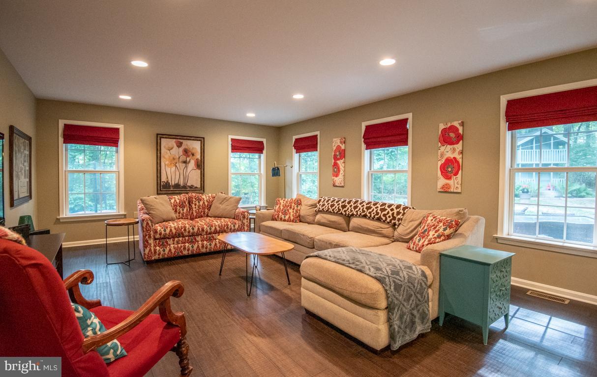 175 Little Britain Road Nottingham, PA 19362 - Photo 17 of 48 Living Room