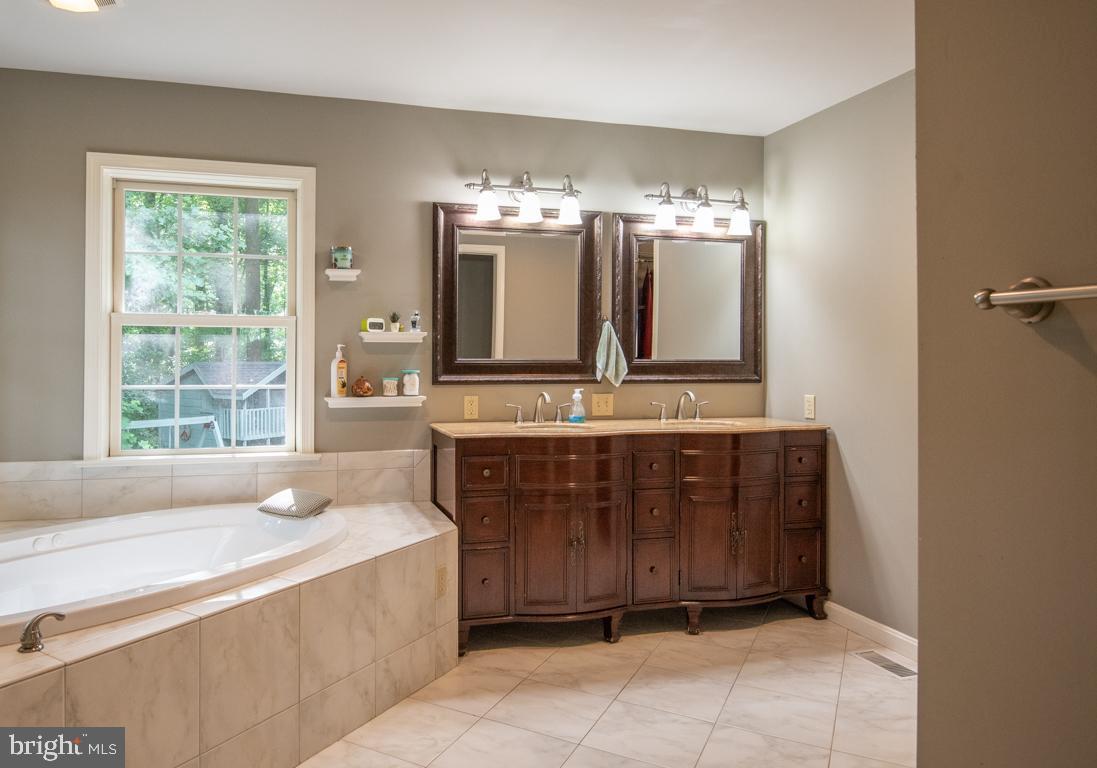 175 Little Britain Road Nottingham, PA 19362 - Photo 28 of 48 Master Bath