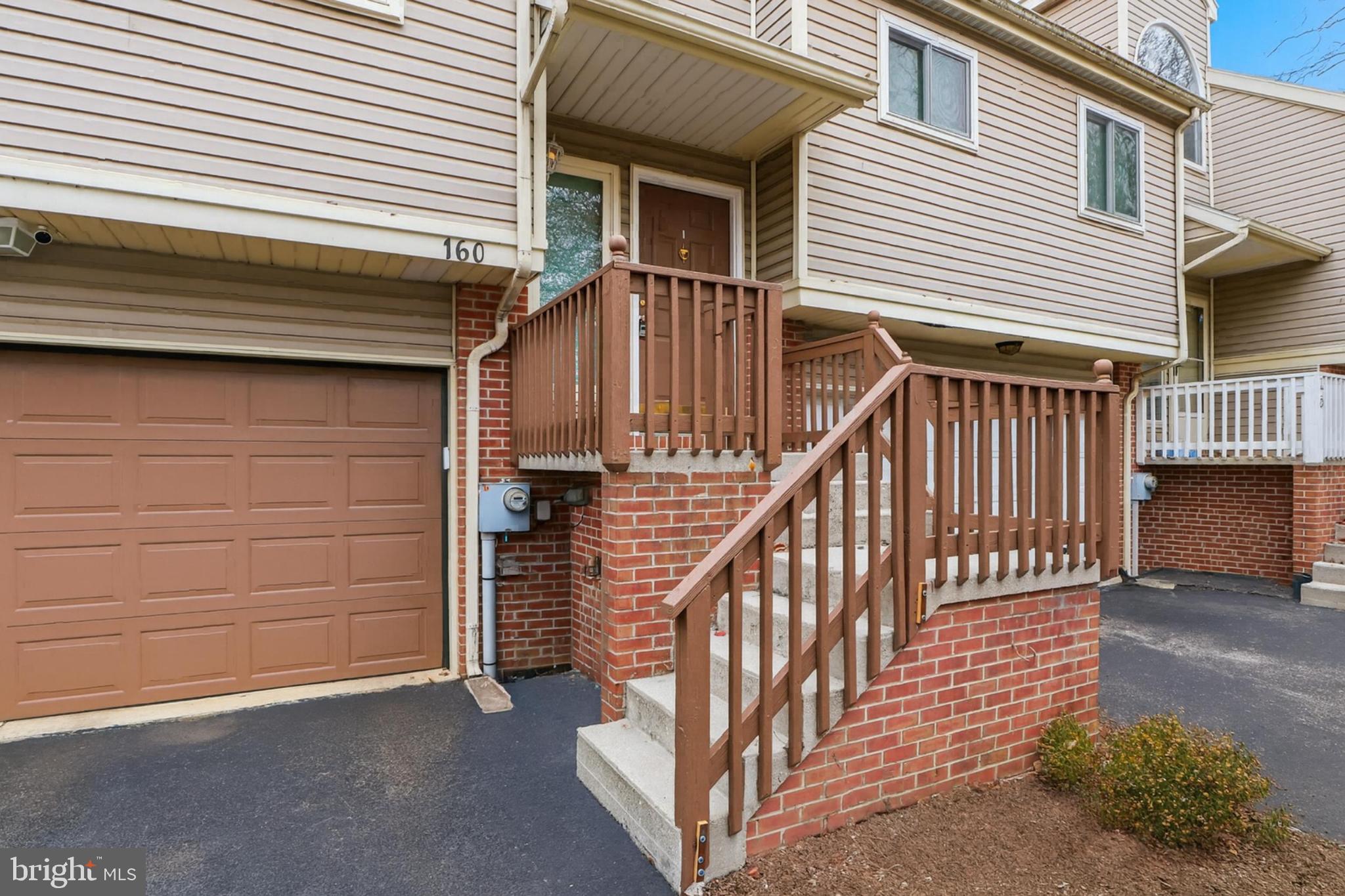 160 Greenleaf Road York, PA 17406 - Photo 3 of 46 Charming entryway with inviting steps.