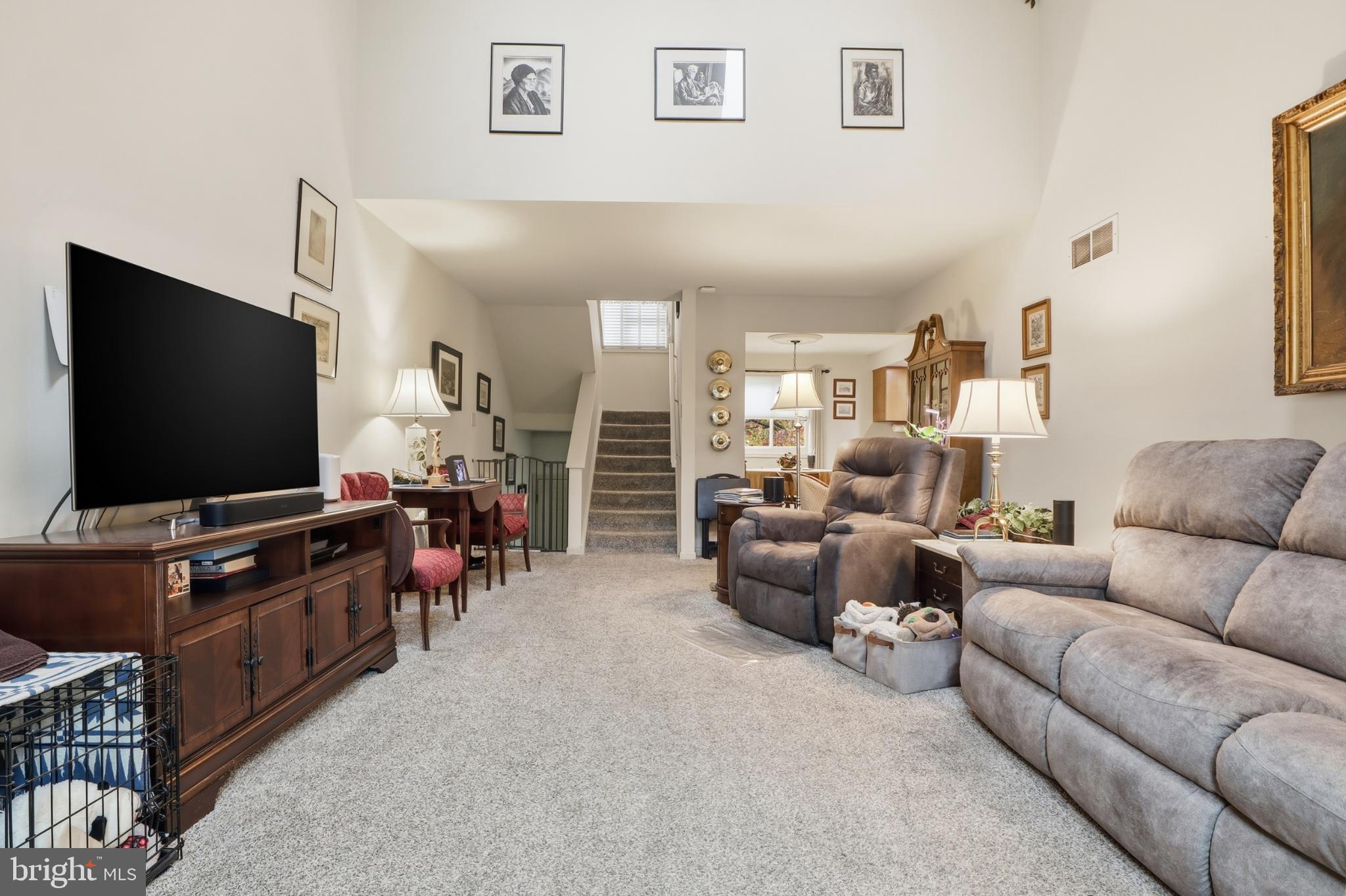 160 Greenleaf Road York, PA 17406 - Photo 5 of 46 Spacious living area with inviting ambiance.