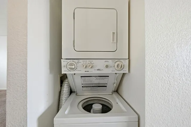 $2,425 | 6666 Beadnell Way, Unit 26, San Diego, CA 92117