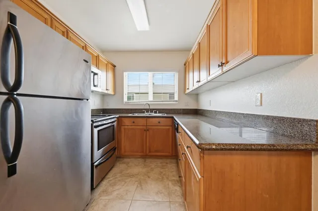 $2,425 | 6666 Beadnell Way, Unit 26, San Diego, CA 92117