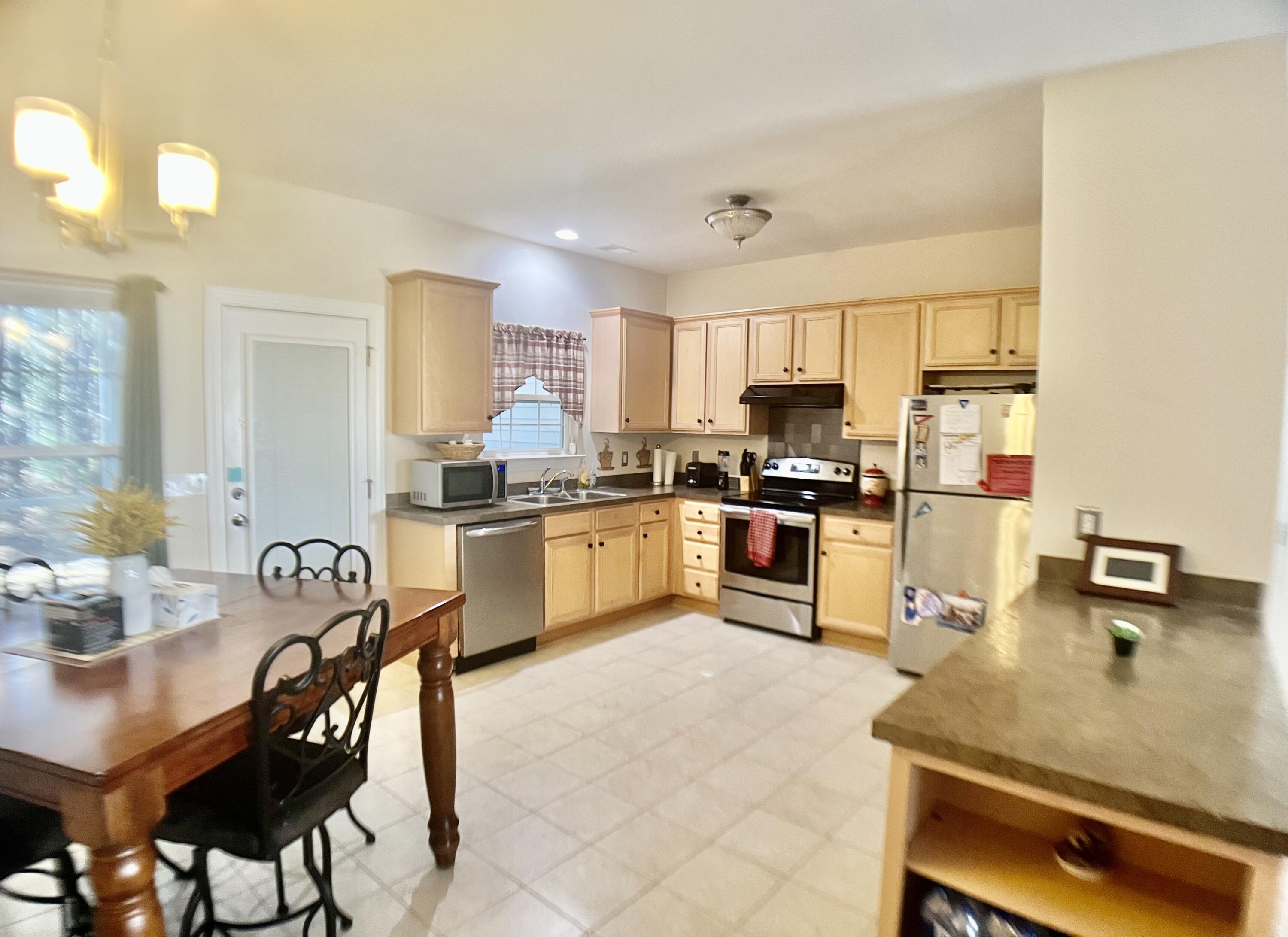 219 Tuscany Court Ladson, SC 29456 - Photo 6 of 18 Kitchen Dining