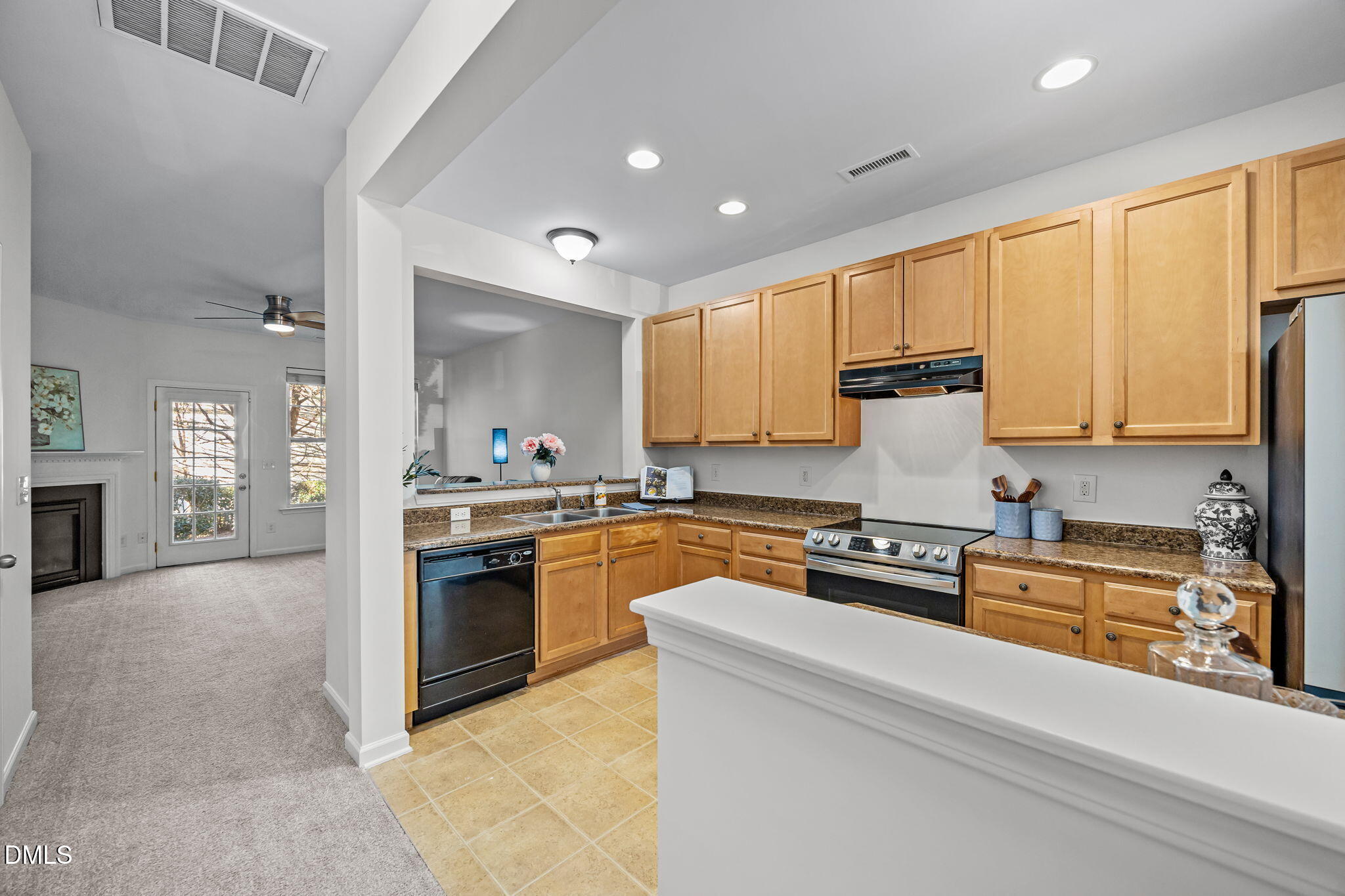 6623 Clarksburg Place Raleigh, NC 27616 - Photo 4 of 32 17-web-or-mls-IMG_9047