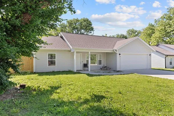 $195,000 | 803 North Elm Street, Nevada, MO 64772