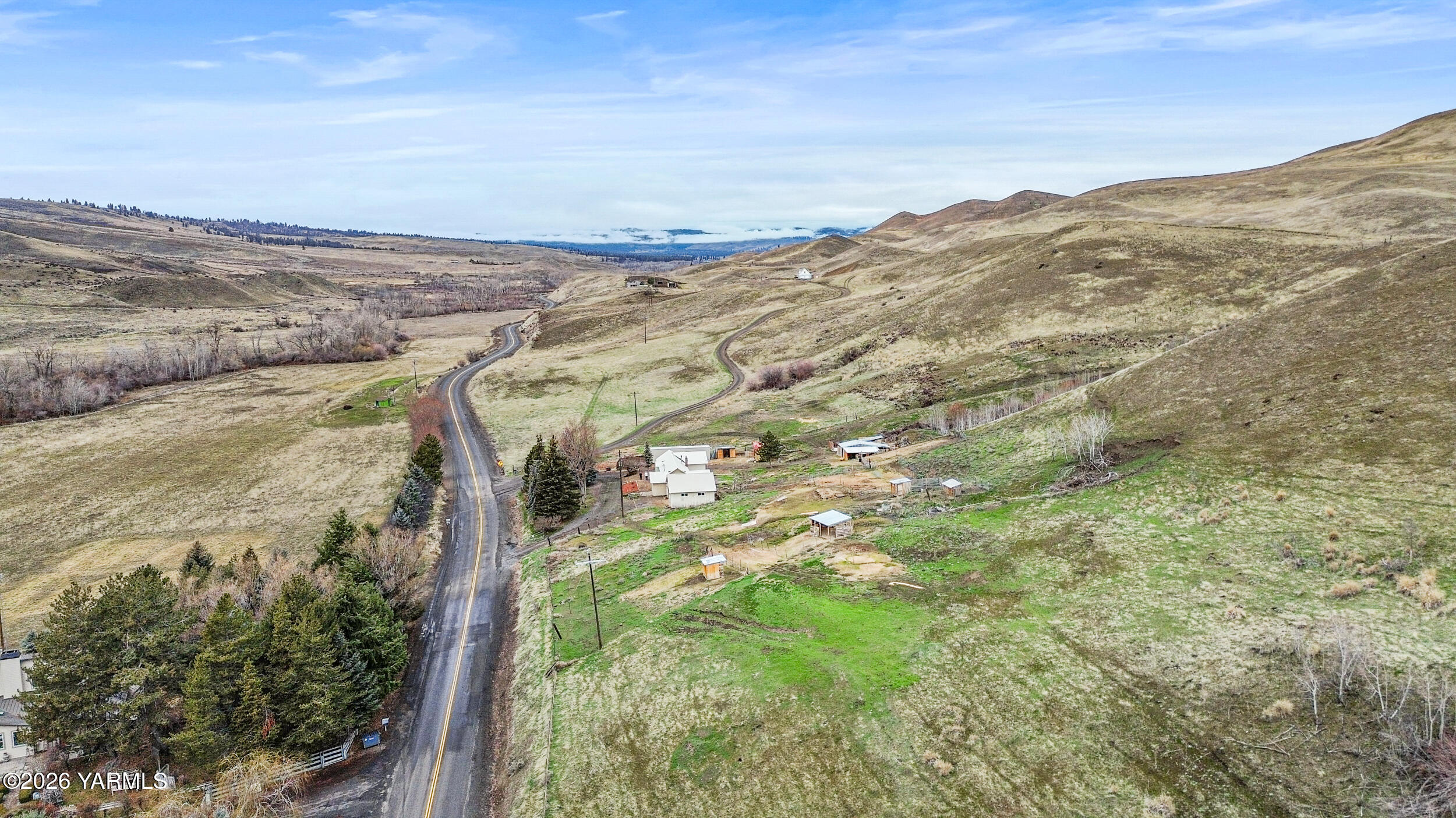 17291 North Wenas Road Selah, WA 98942 - Photo 32 of 38 Looking west