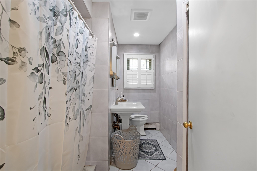 8 Nancy Street Fairhaven, MA 02719 - Photo 13 of 36