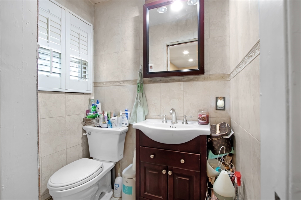 8 Nancy Street Fairhaven, MA 02719 - Photo 14 of 36