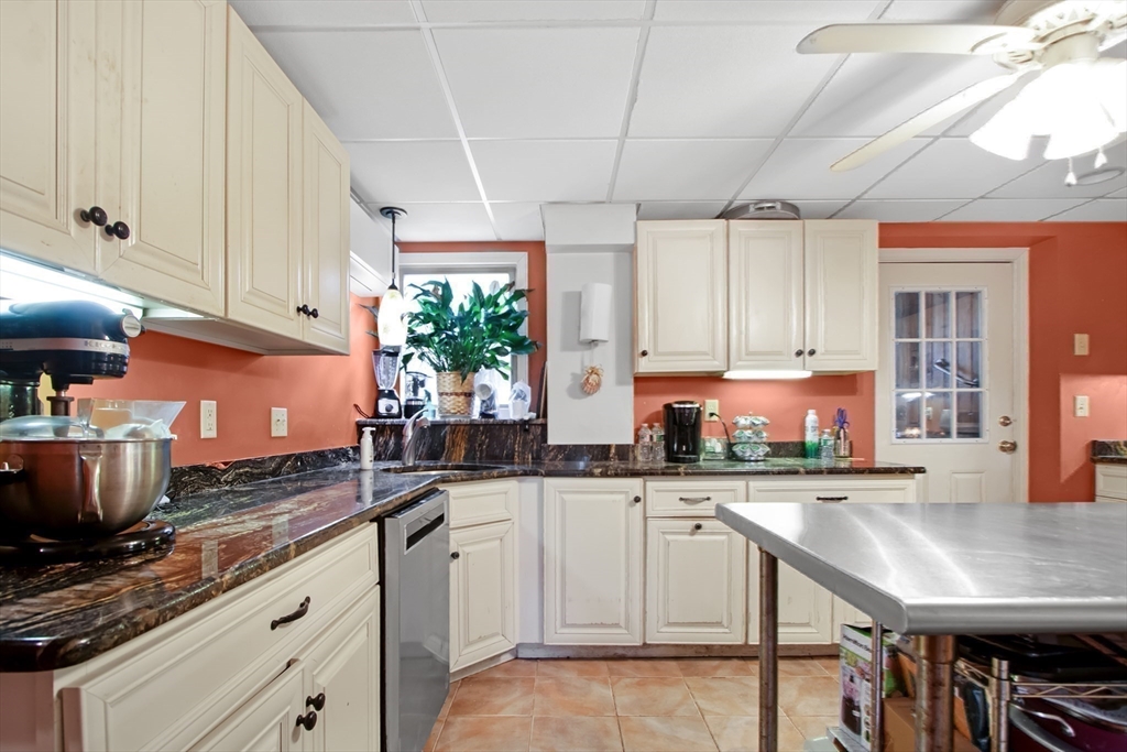 8 Nancy Street Fairhaven, MA 02719 - Photo 22 of 36