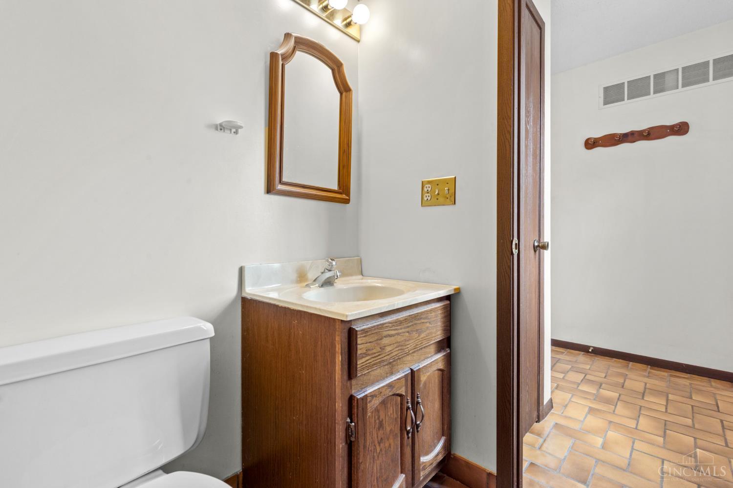 3313 North Bend Road, Unit F Cincinnati, OH 45239 - Photo 18 of 53