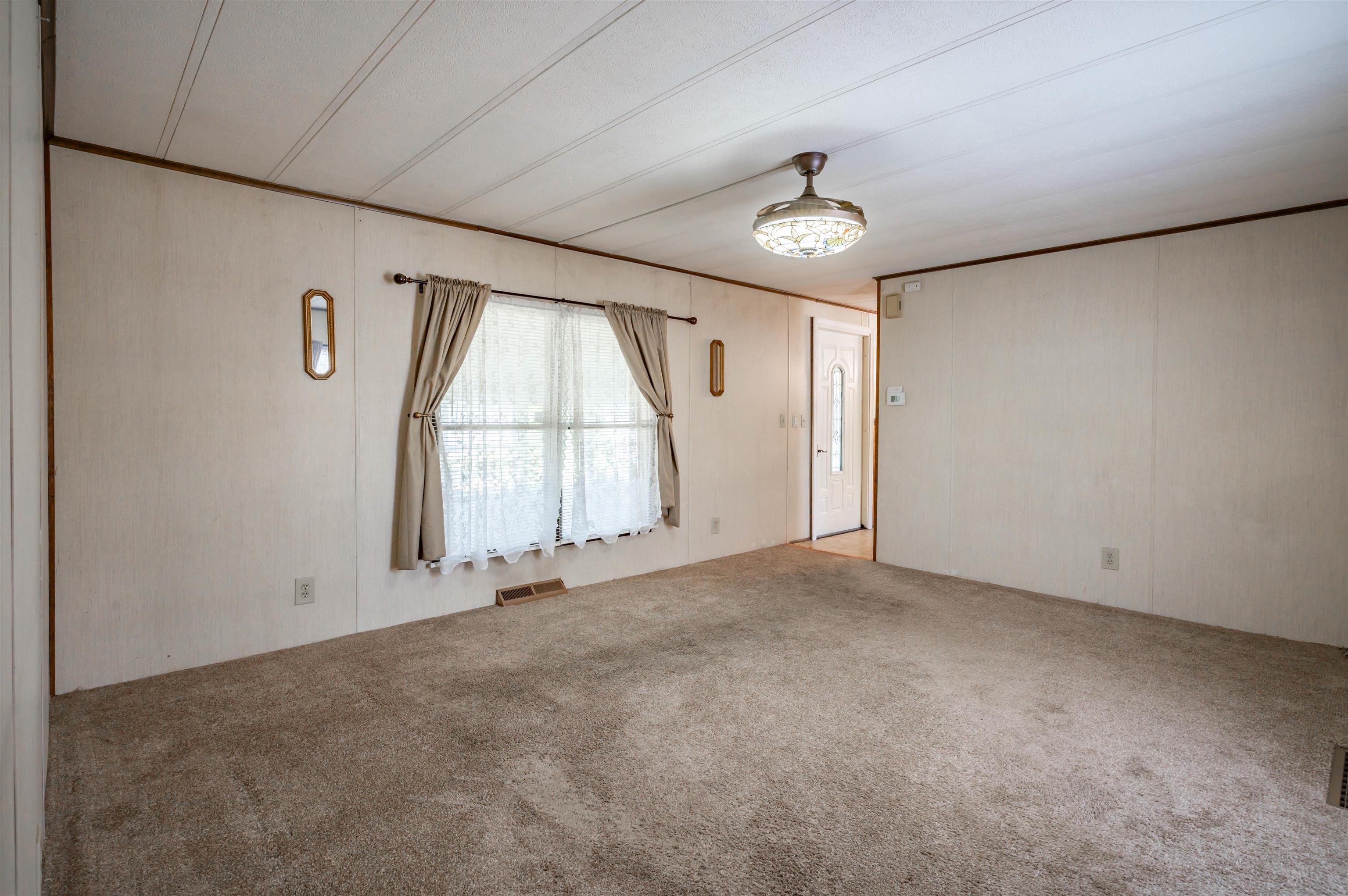 6 Embassy Avenue Hooksett, NH 03106 - Photo 26 of 40
