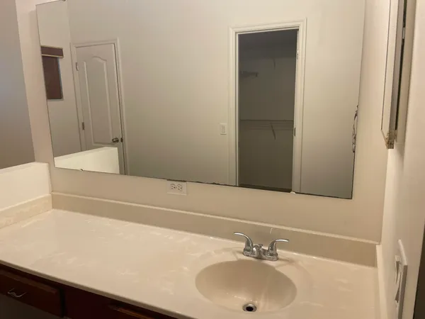 $2,700 | 5079 Northwest Fiddle Leaf Court, Port St. Lucie, FL 34986