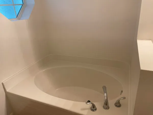 $2,700 | 5079 Northwest Fiddle Leaf Court, Port St. Lucie, FL 34986