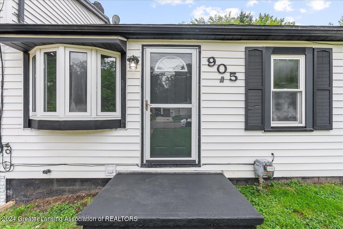 905 Reo Road Lansing, MI 48910 - Photo 3 of 31 05-Media Jett - 05
