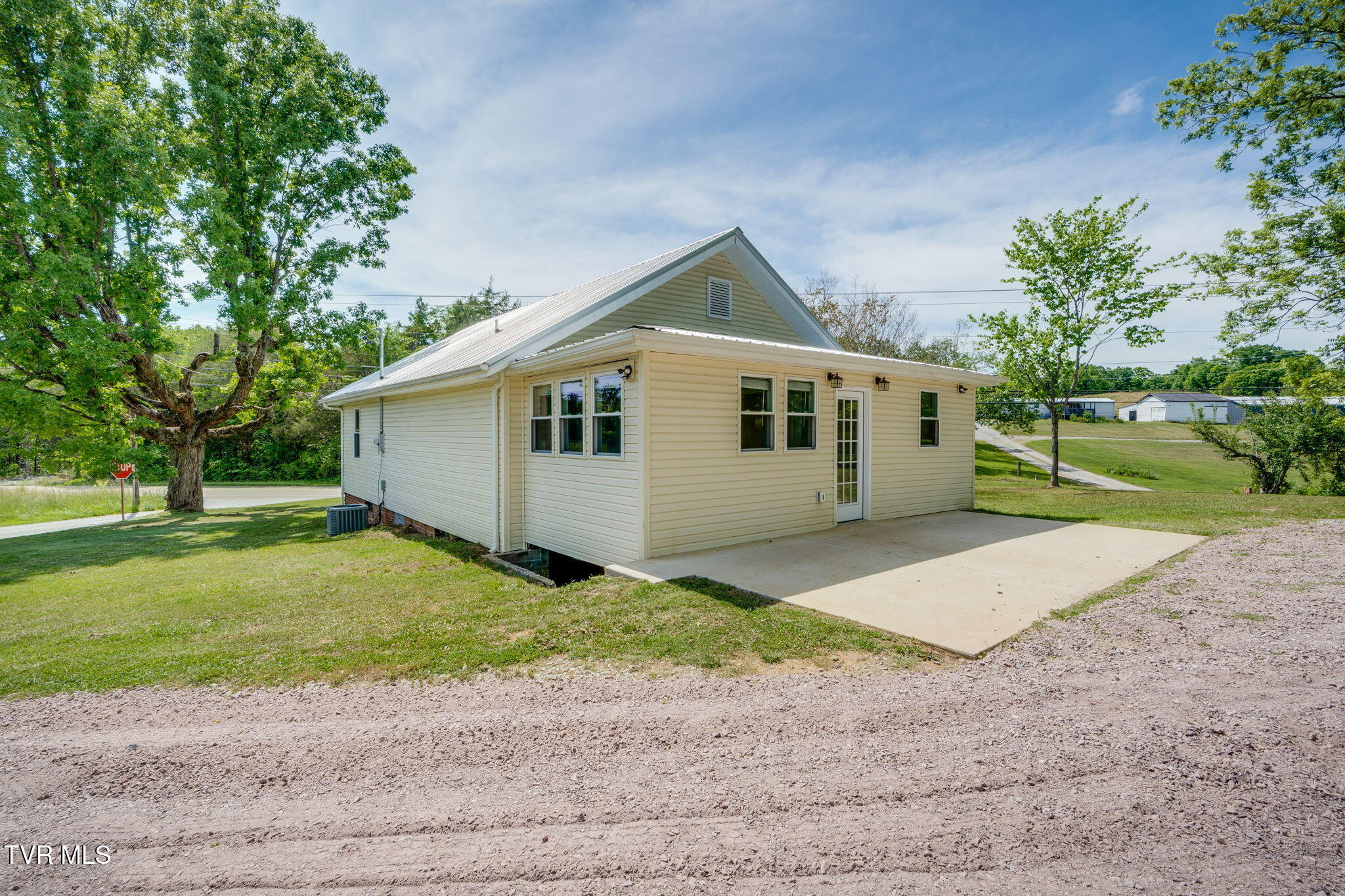 1620 Spider Stines Road Greeneville, TN 37745 - Photo 21 of 29 021
