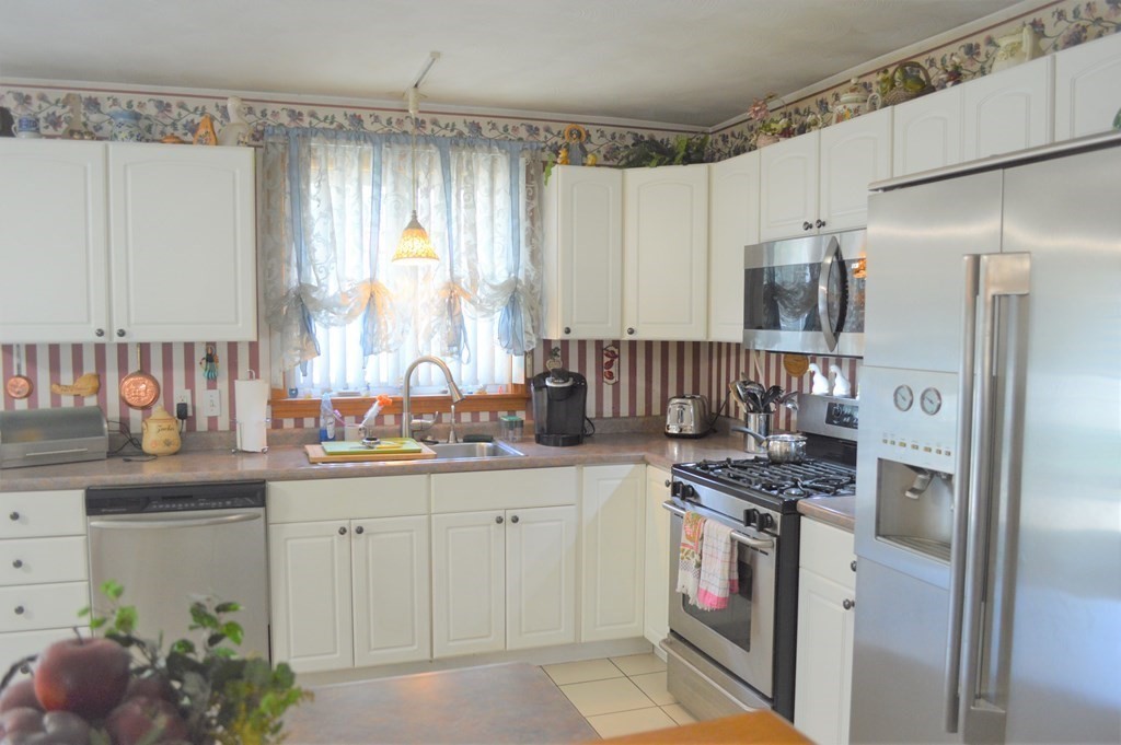 589 2nd Street Fall River, MA 02721 - Photo 4 of 33