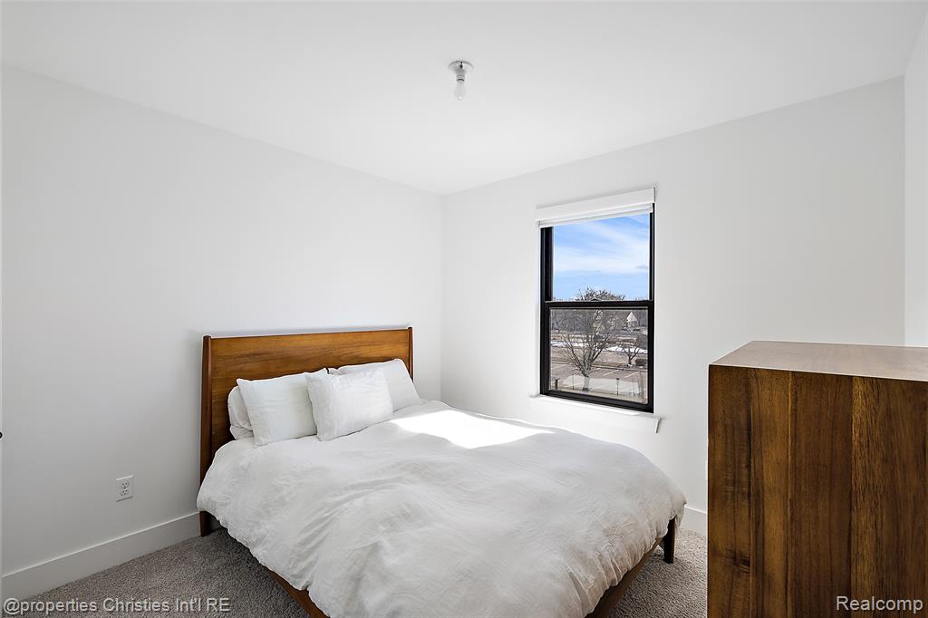 1041 Hampton Street, Unit 43 Detroit, MI 48236 - Photo 27 of 33