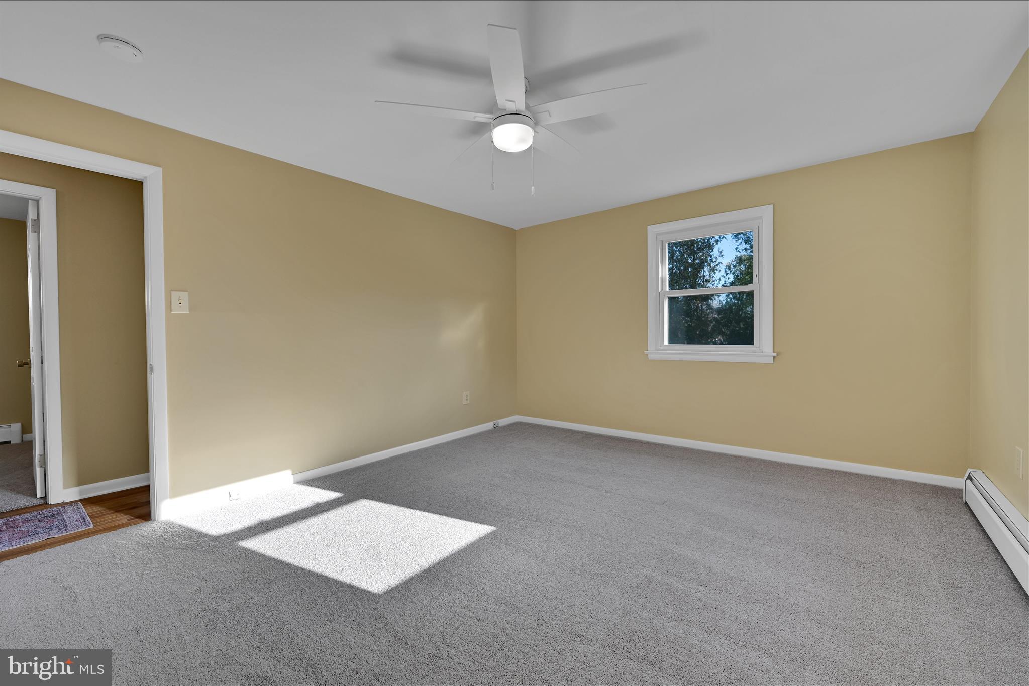 986 Fritztown Road Reading, PA 19608 - Photo 19 of 45 an empty room with windows and closet