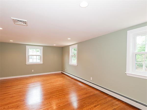 22 Robin Road Lynnfield, MA 01940 - Photo 17 of 27 Gallery Image 17