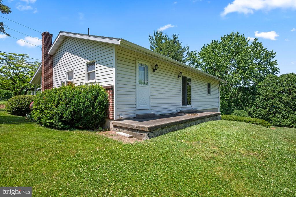 65 Klines Road Mertztown, PA 19539 - Photo 4 of 44