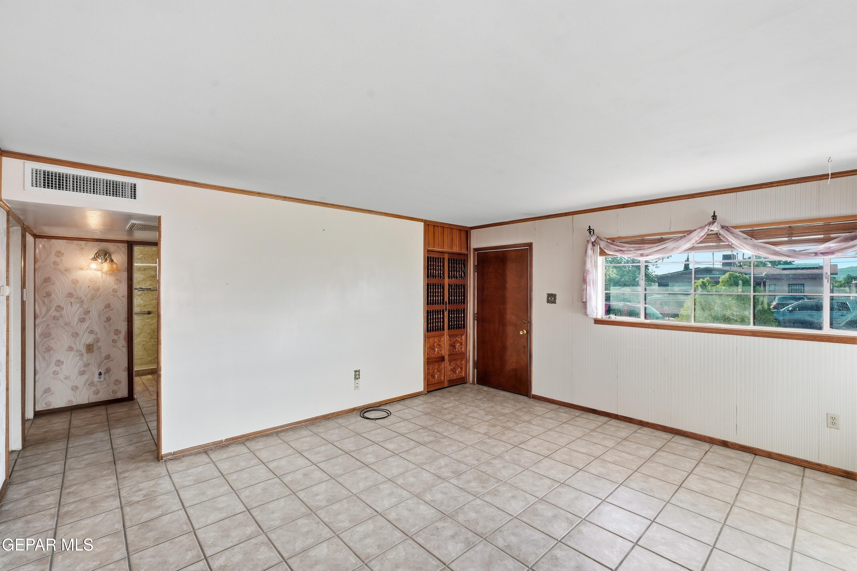 232 Mango Road El Paso, TX 79915 - Photo 3 of 25 image00010