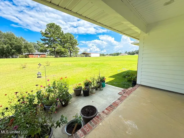 $310,000 | 3108 County Line Road West, Summit, MS 39666