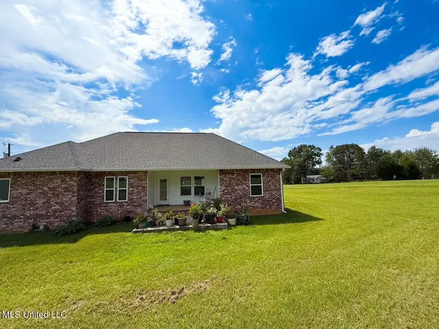 $310,000 | 3108 County Line Road West, Summit, MS 39666