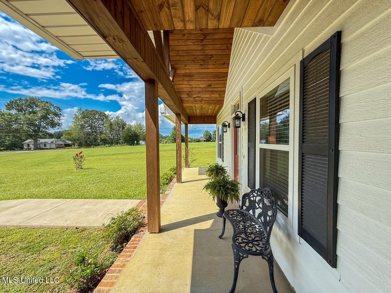 3108 County Line Road West Summit, MS 39666 - Photo 5 of 24 IMG_3789