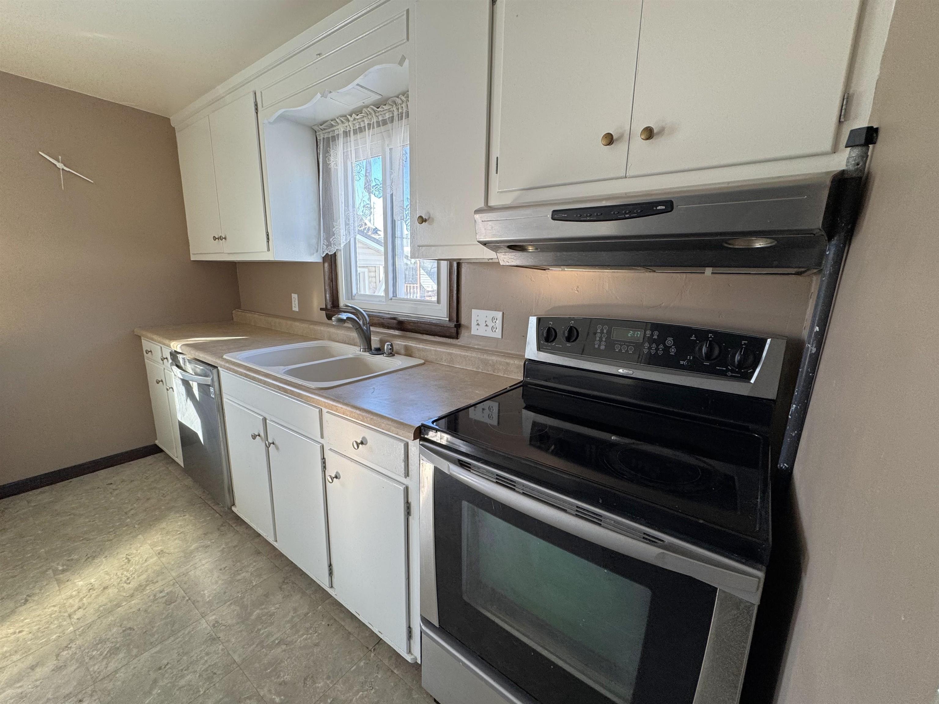 2207 12th Avenue Monroe, WI 53566 - Photo 16 of 46