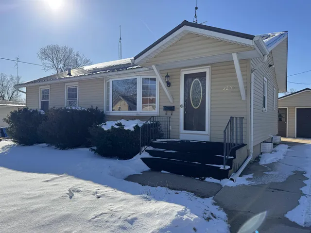 $239,000 | 2207 12th Avenue, Monroe, WI 53566