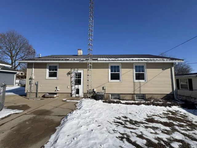 $239,000 | 2207 12th Avenue, Monroe, WI 53566